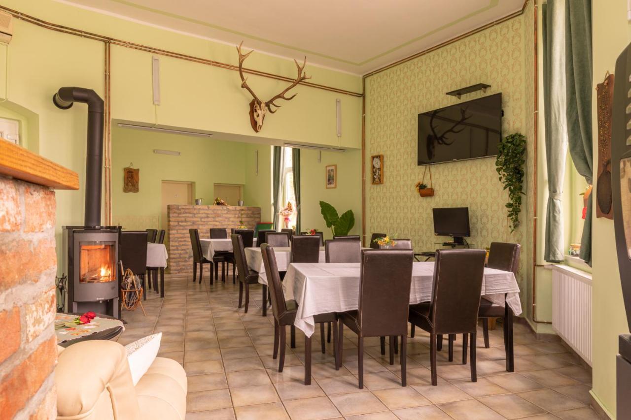 Hotel Kuca Za Odmor Baranjski Dvori à Zmajevac Extérieur photo