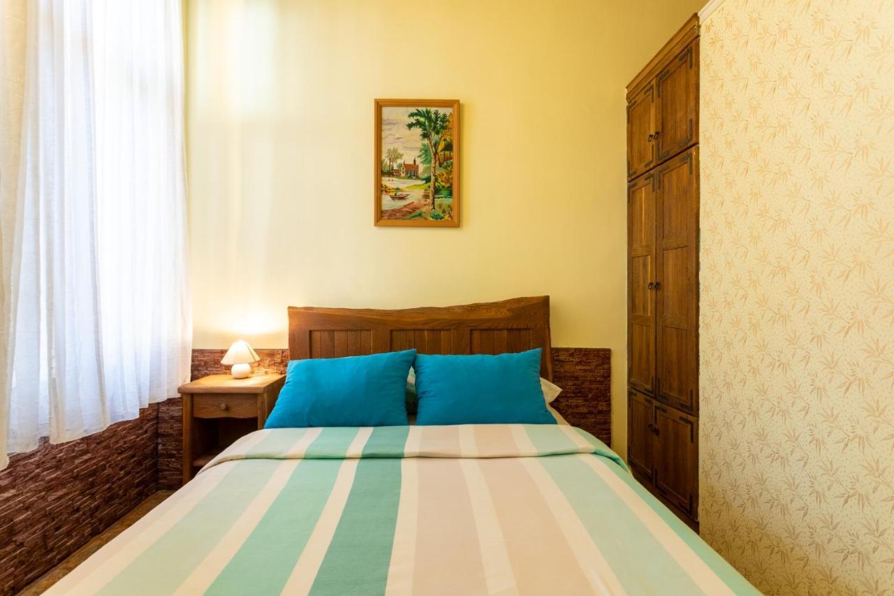 Hotel Kuca Za Odmor Baranjski Dvori à Zmajevac Extérieur photo