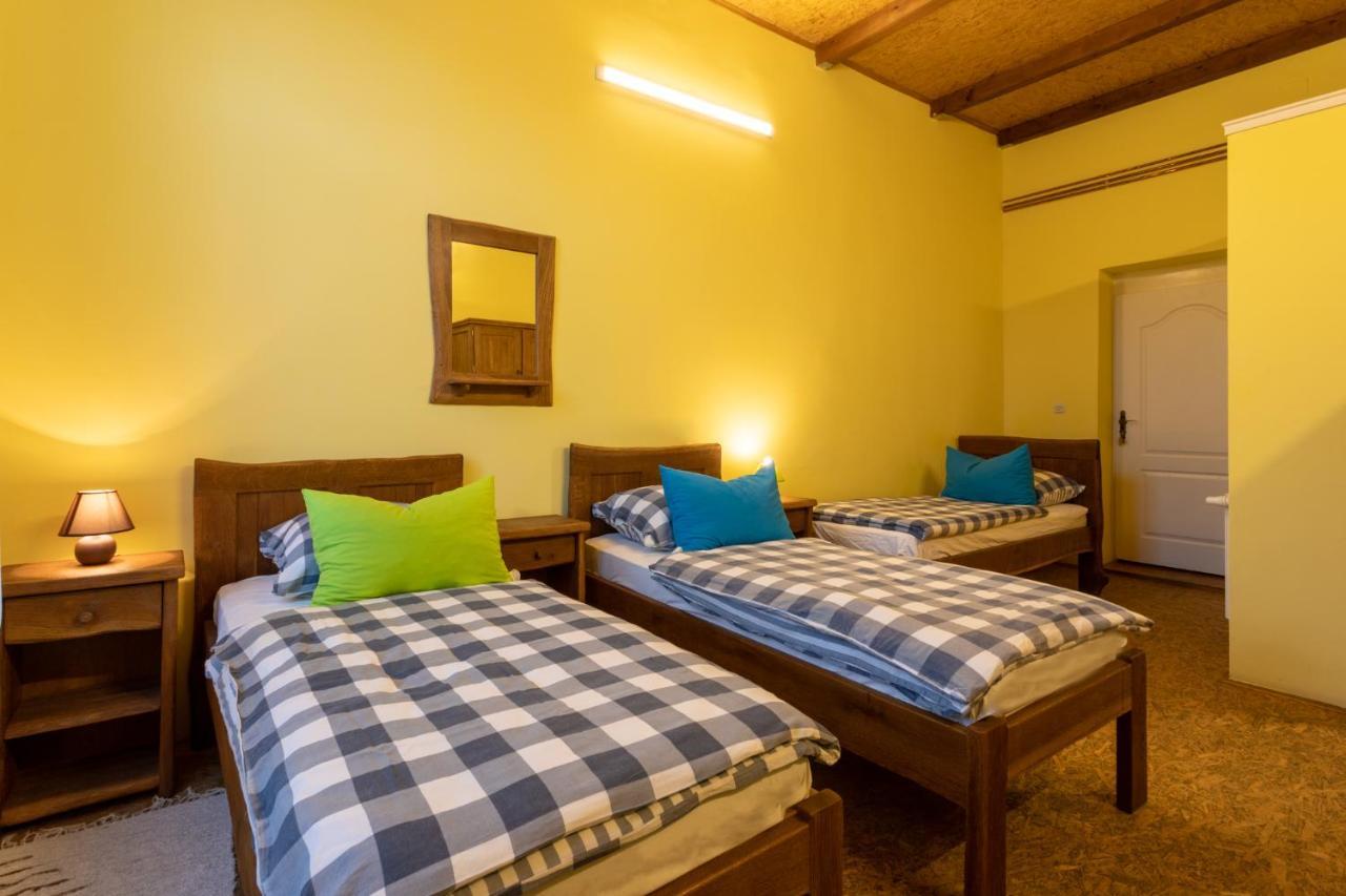 Hotel Kuca Za Odmor Baranjski Dvori à Zmajevac Extérieur photo