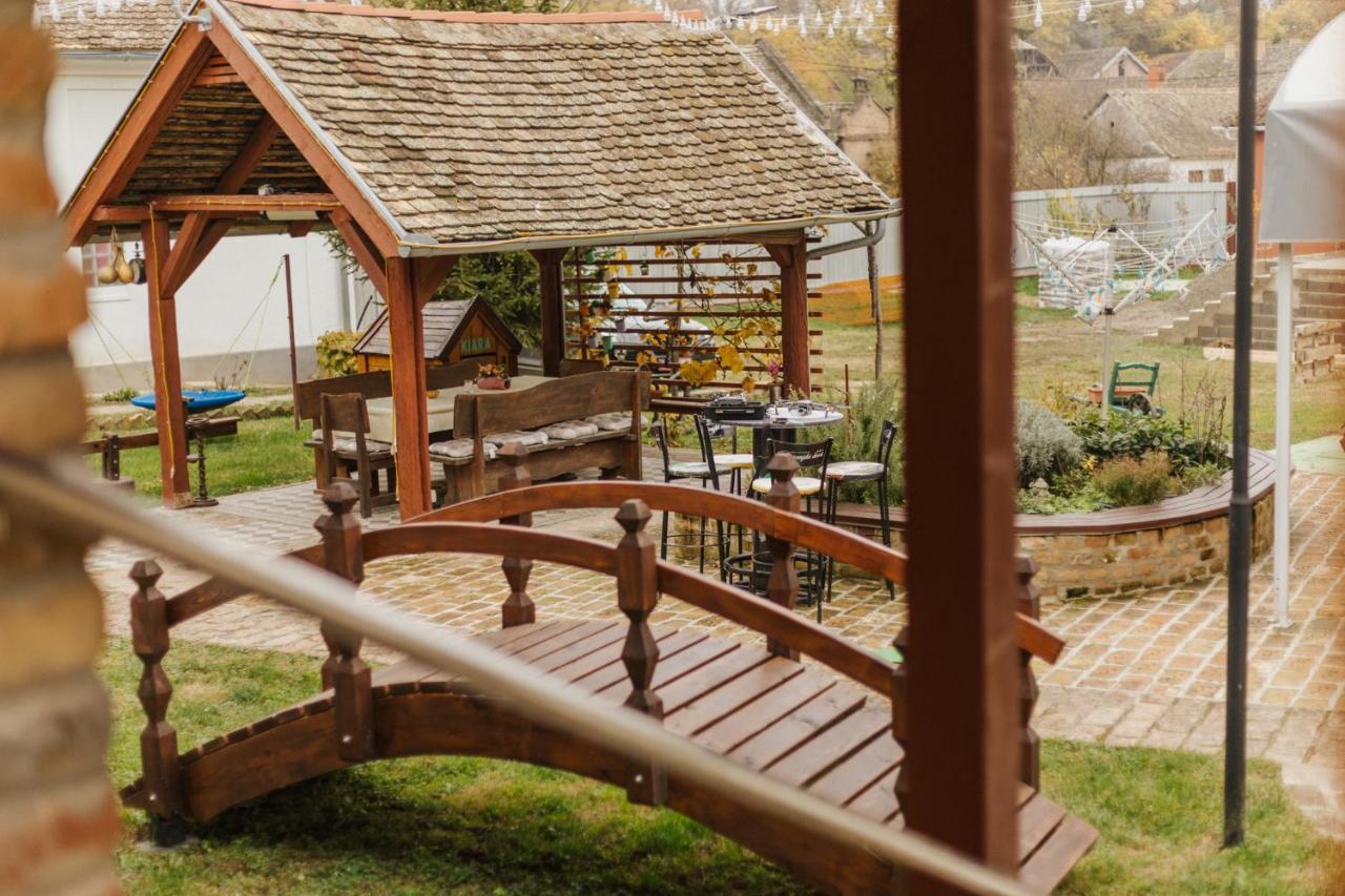 Hotel Kuca Za Odmor Baranjski Dvori à Zmajevac Extérieur photo
