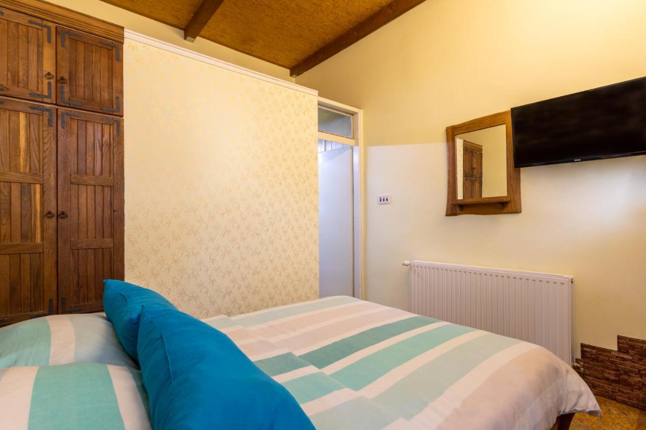 Hotel Kuca Za Odmor Baranjski Dvori à Zmajevac Extérieur photo