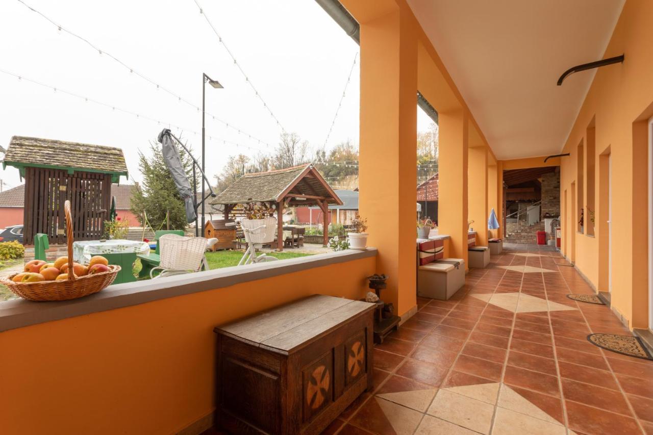 Hotel Kuca Za Odmor Baranjski Dvori à Zmajevac Extérieur photo