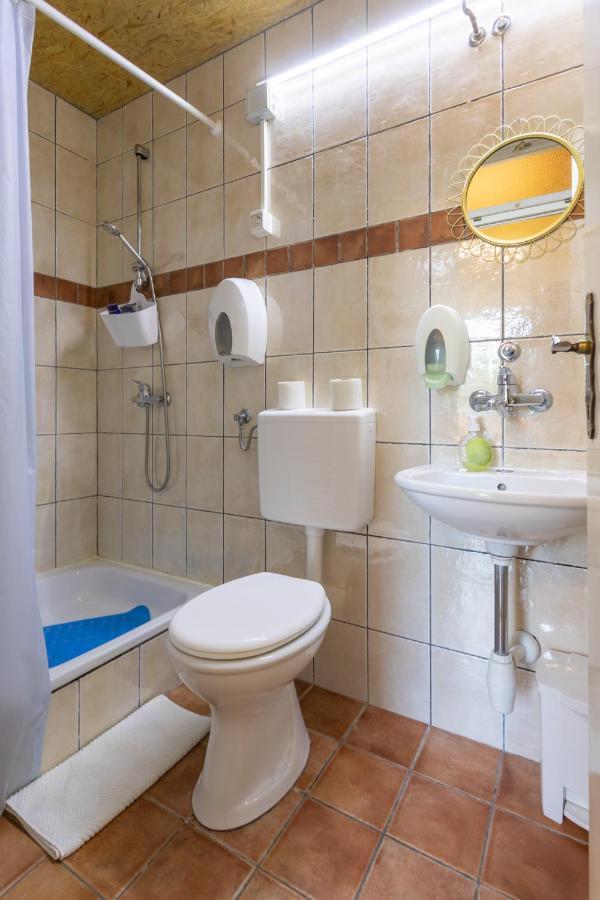 Hotel Kuca Za Odmor Baranjski Dvori à Zmajevac Extérieur photo