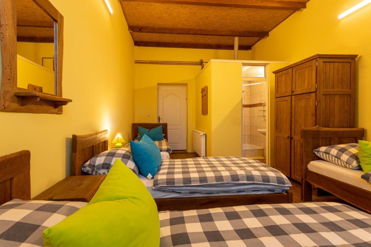 Hotel Kuca Za Odmor Baranjski Dvori à Zmajevac Extérieur photo